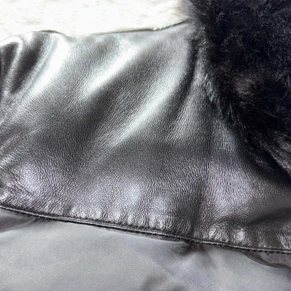 RARE EUC Black Puffer Faux Fur Collar Leather Pocket Trim/Shoulder by COACH
